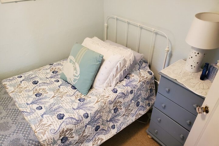 Room 5 of 40