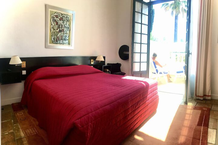 Room 10 of 62
