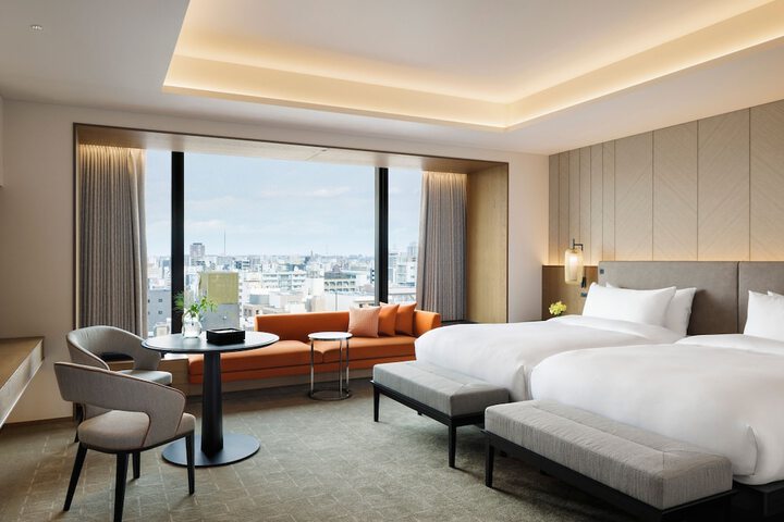 Room 32 of 98