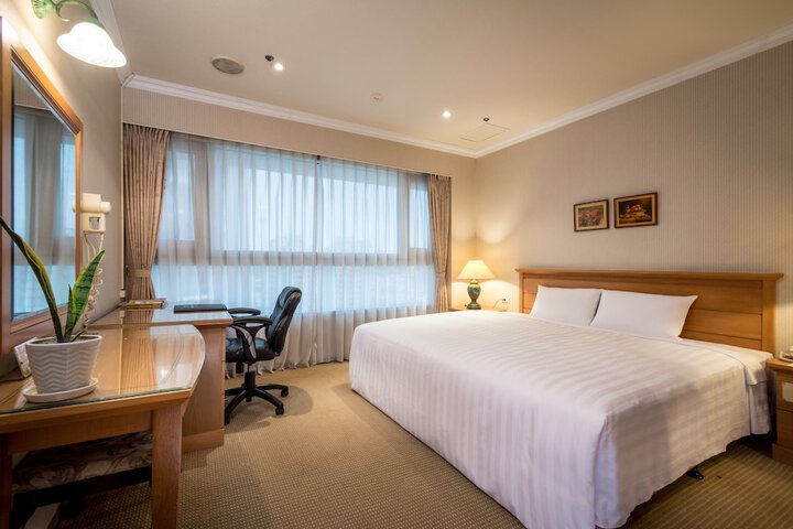 Room 15 of 81