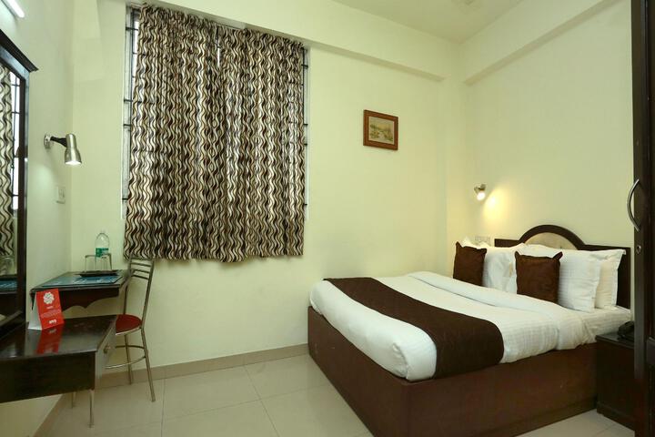 Room 3 of 8