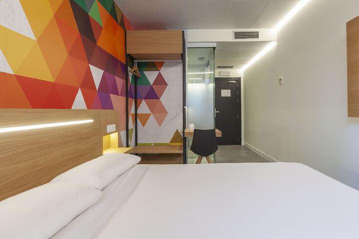 Room 2 of 49