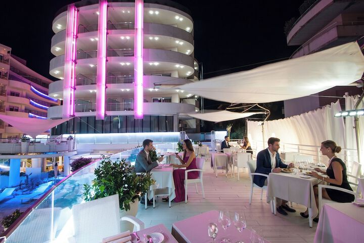 Dining 74 of 94