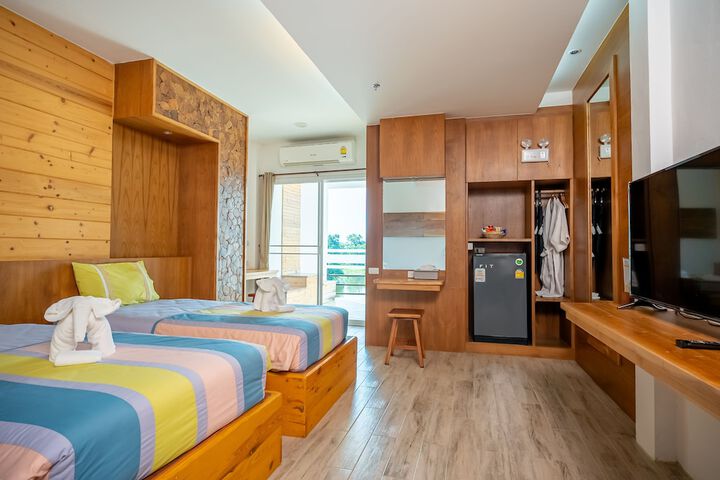 Room 3 of 82
