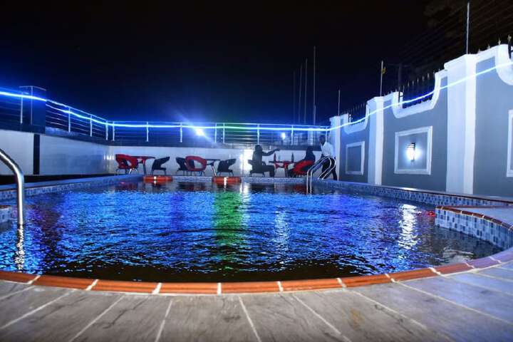 Pool 39 of 51