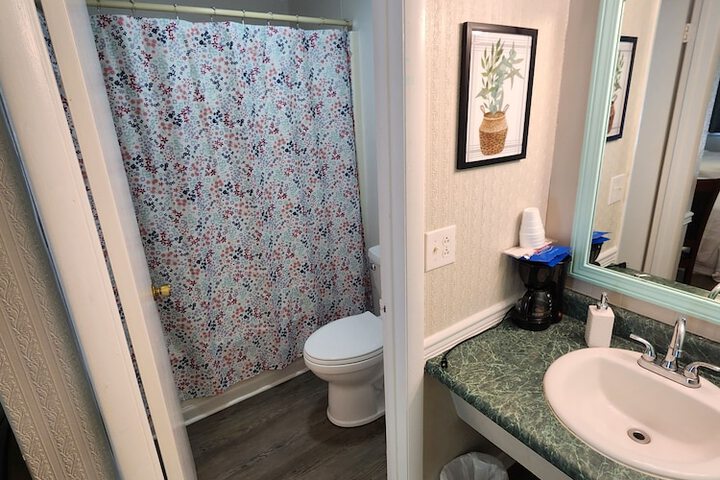 Room 21 of 37