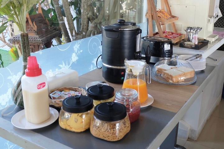 Breakfast/Coffee Service 44 of 53