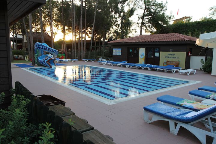 Pools & Facilities
