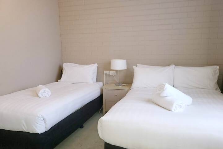 Room 10 of 63