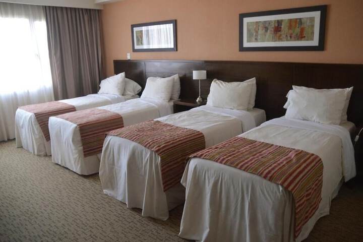 Room 12 of 32