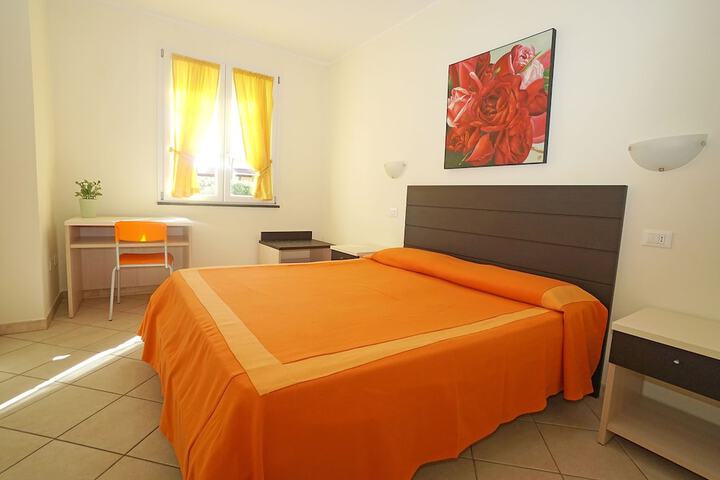 Room 16 of 122
