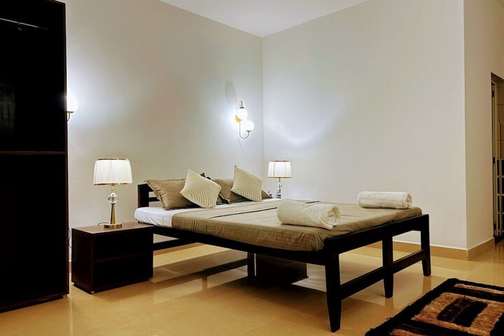 Room 6 of 17