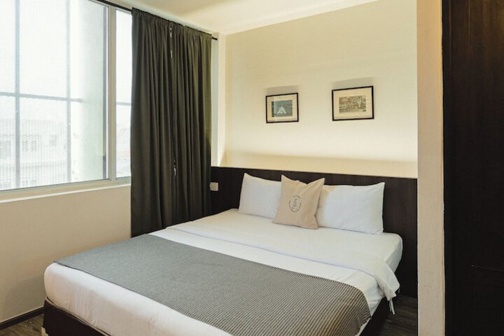Room 44 of 142