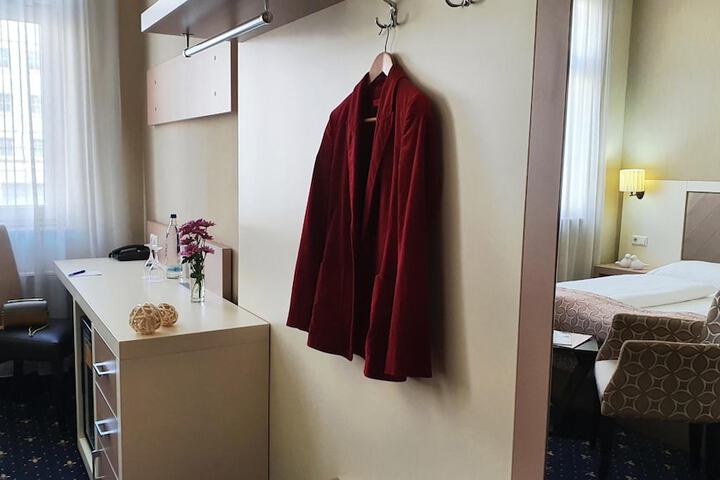 Room 17 of 70