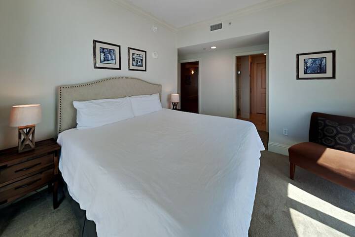 Room 9 of 34