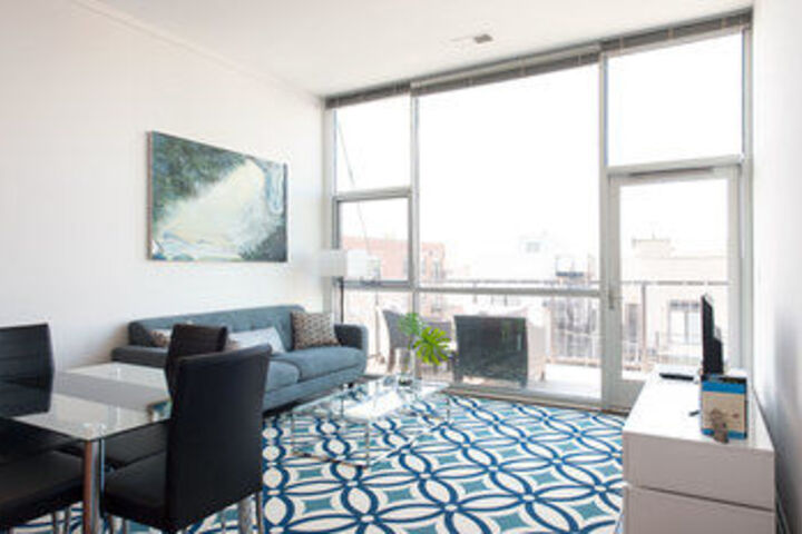 Image of Bright 2BR in Lincoln Park by Sonder