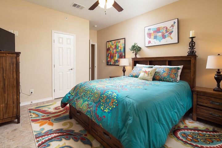 Room 2 of 27