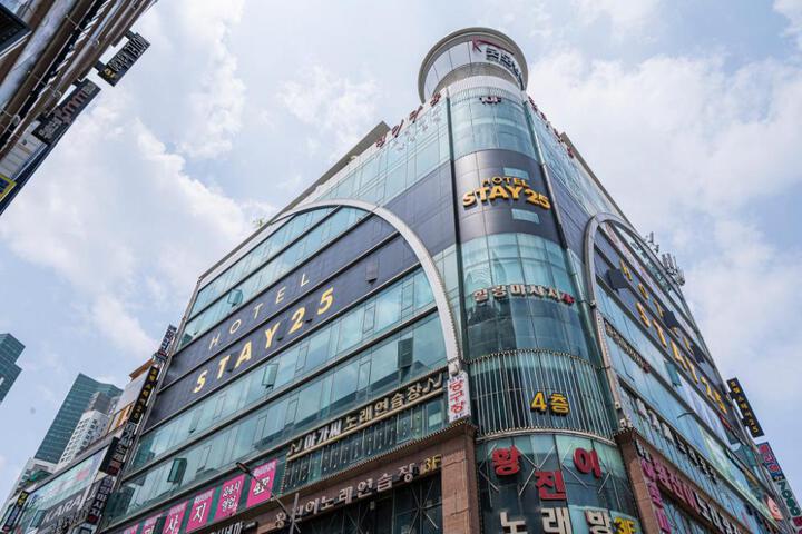 General 3 of 19
