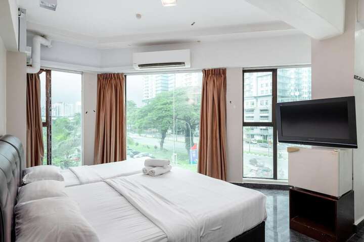 Room 17 of 71