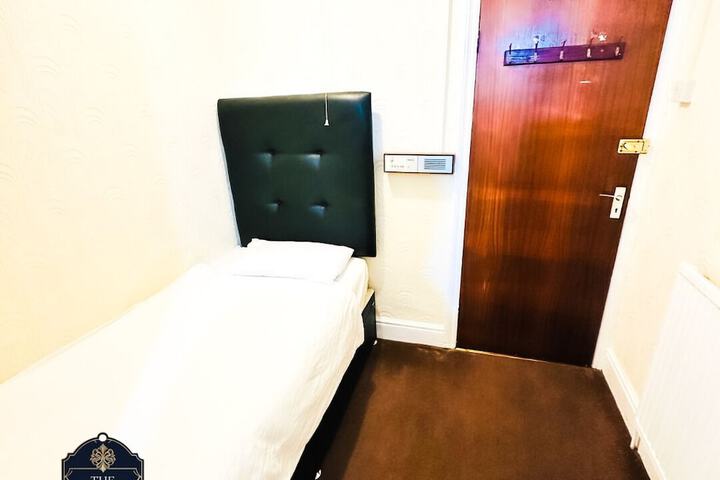 Room 21 of 49