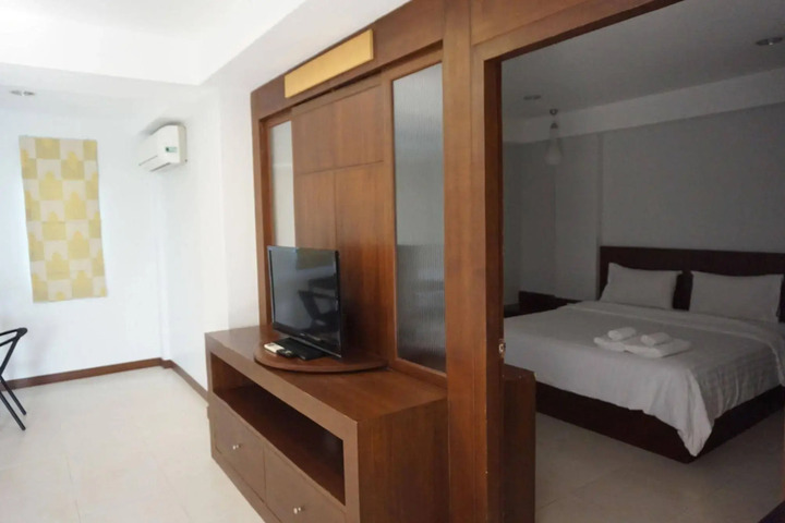 Hotel Entry