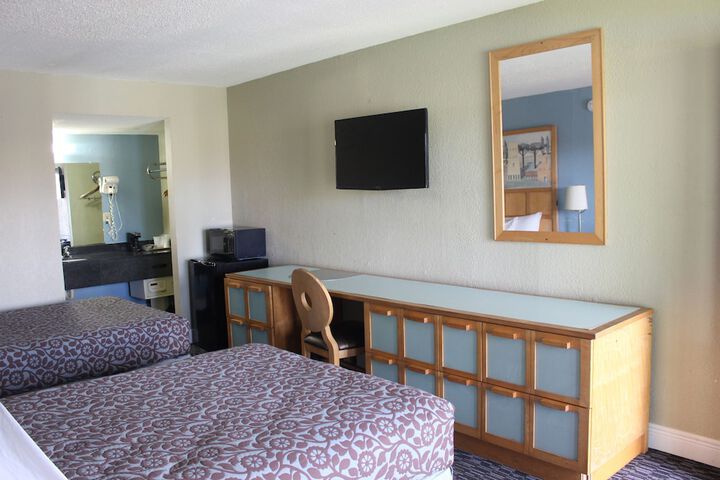 2 Double Beds (3 of 19)