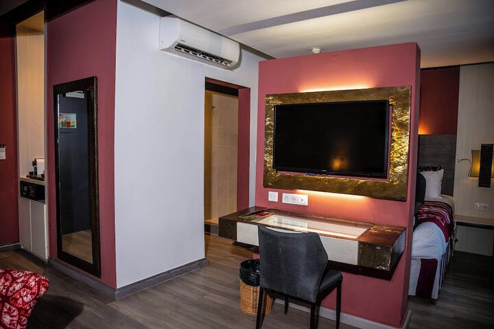 Room 35 of 100