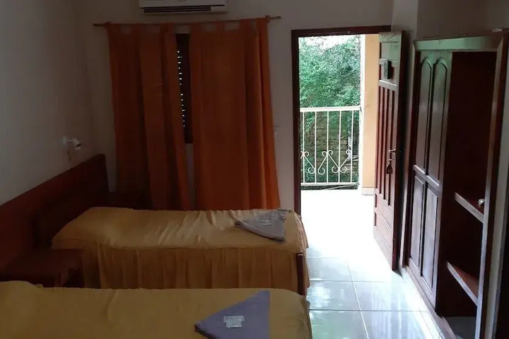 Room 3 of 12