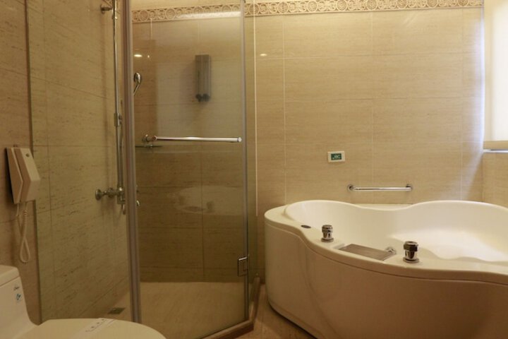 Room 19 of 33