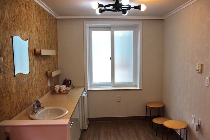 Room 18 of 68
