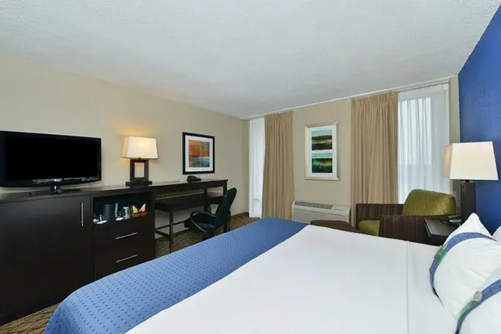 Room 3 of 19