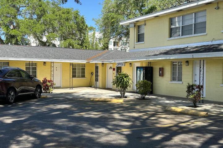 Exterior of Kentucky Motel