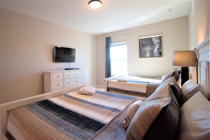 Room 14 of 64