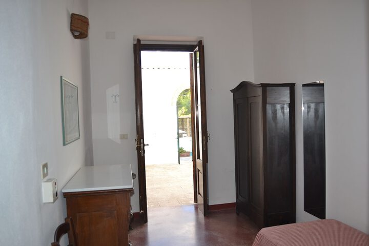 Room 13 of 81