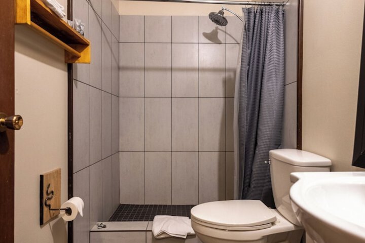 Room 18 of 27