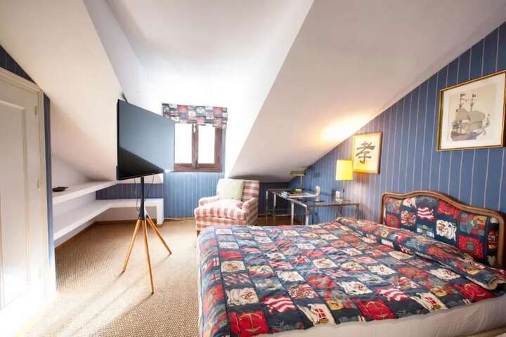 Room 40 of 90