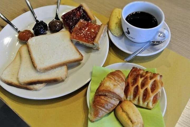 Breakfast/Coffee Service 16 of 61