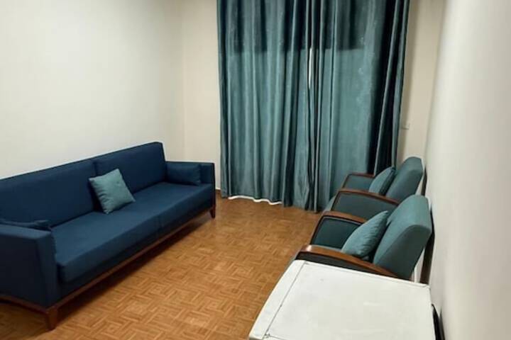 Room 9 of 16