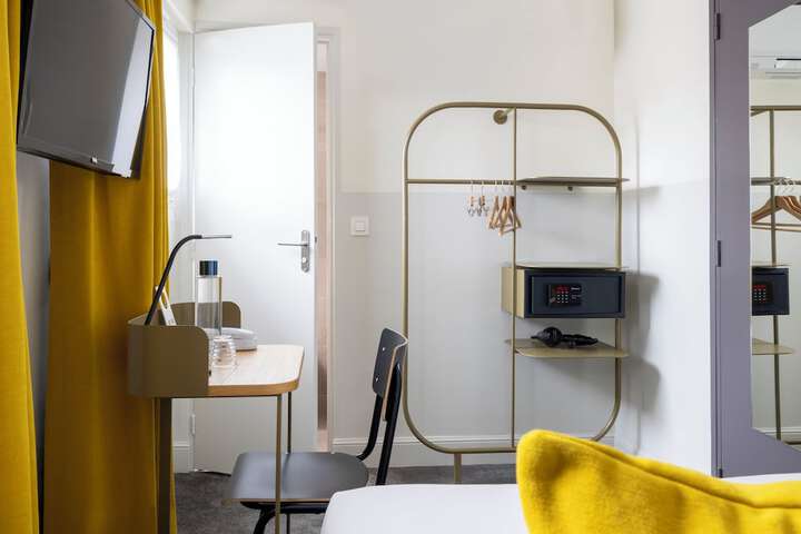 Room 17 of 42