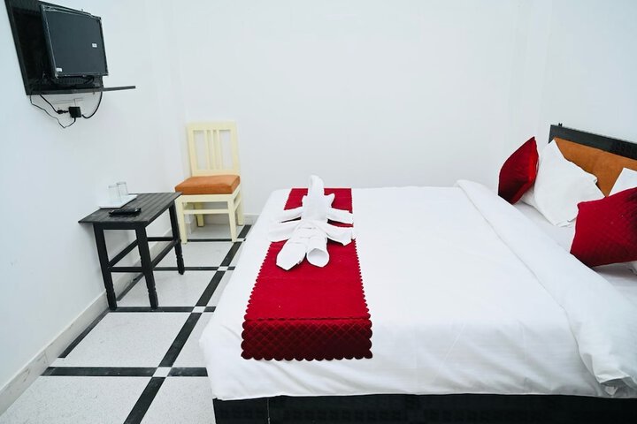 Room 12 of 24