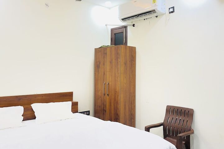 Room 12 of 54