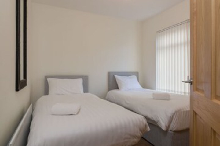 Room 9 of 15