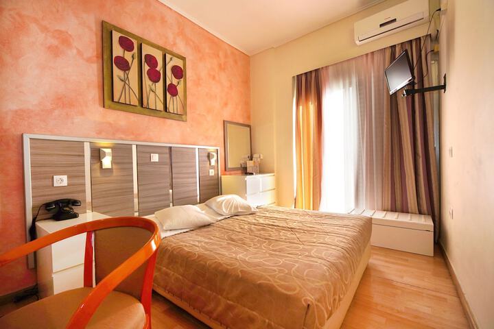 Room 35 of 100