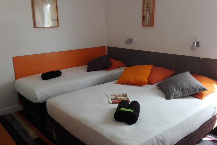 Room 11 of 80