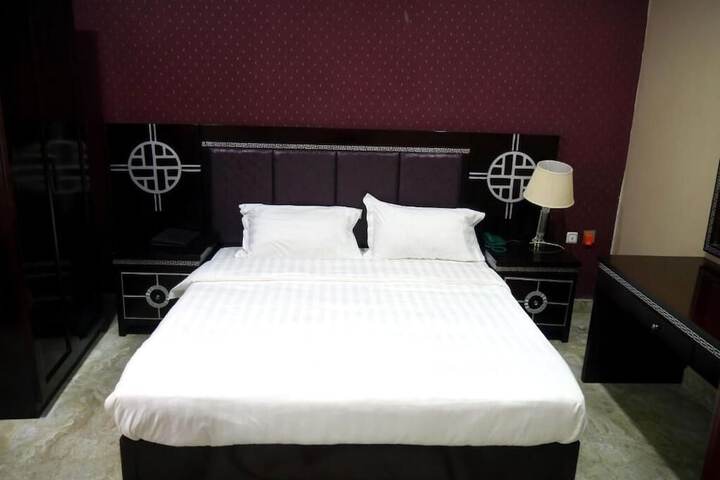Room 9 of 41
