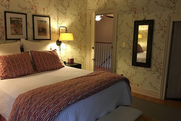 Room 8 of 48