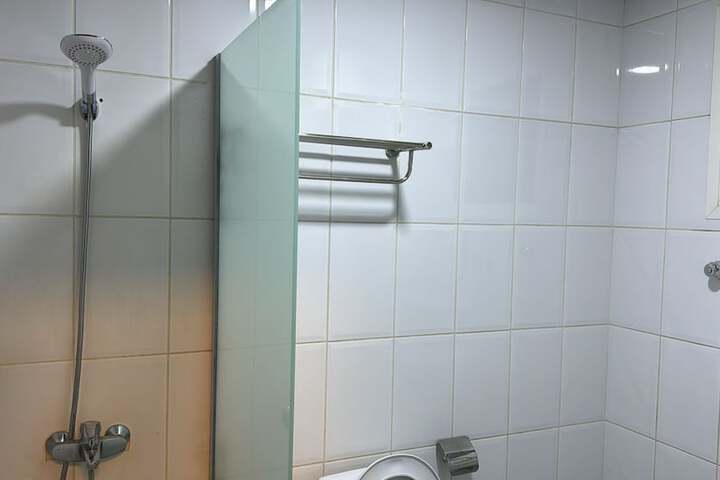 Room 46 of 49