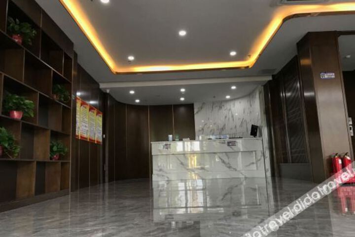 Hotel Interior 5 of 16