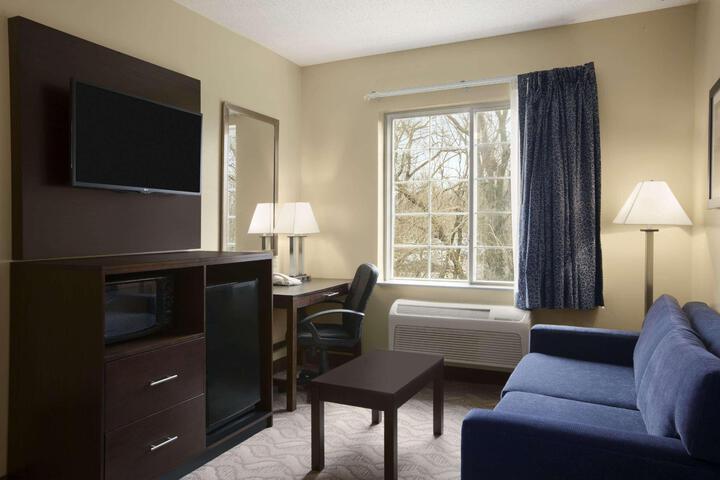 1 King Bed (1 of 8)