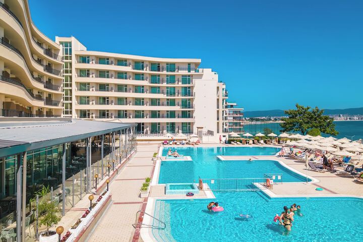Hotel 75 of 77
